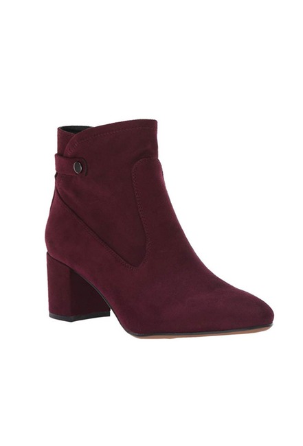 E-comm: Comfy Boots You Can Wear to the Office in Winter